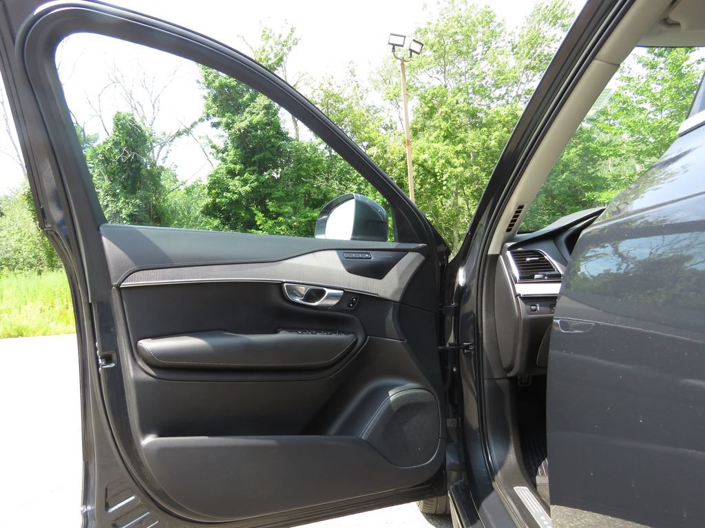 Used 2022 Volvo XC90 T6 Inscription w/ Advanced Package AWD/4WD image 9