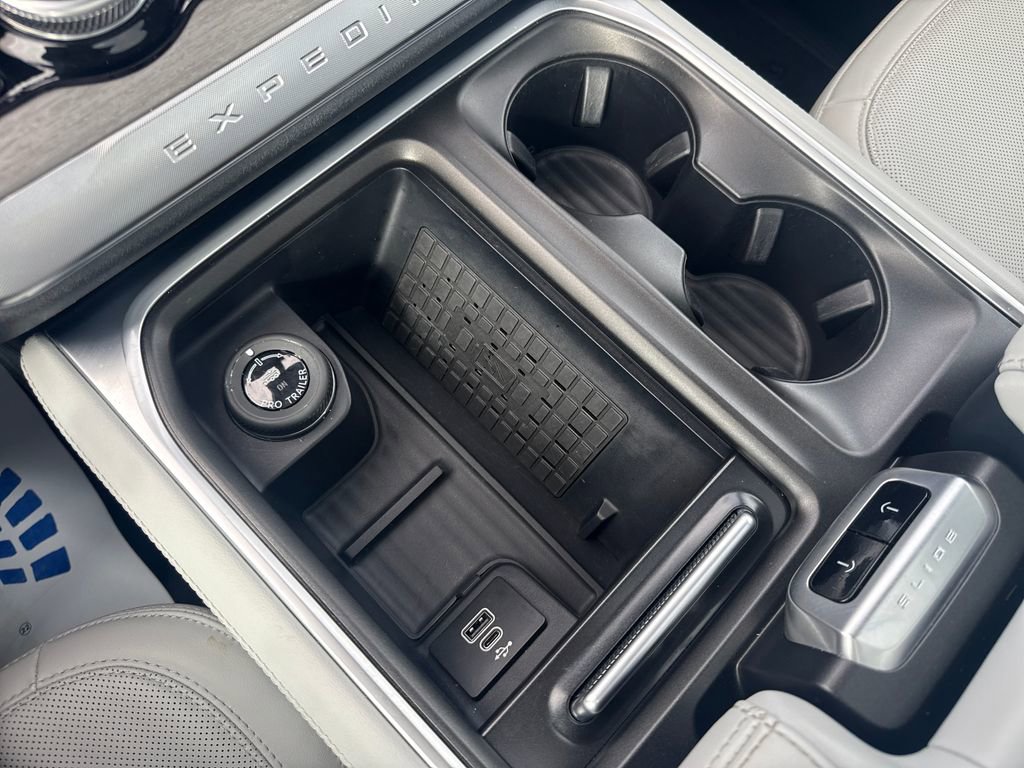 Used 2025 Ford Expedition Max Platinum w/ Driver's Package image 47