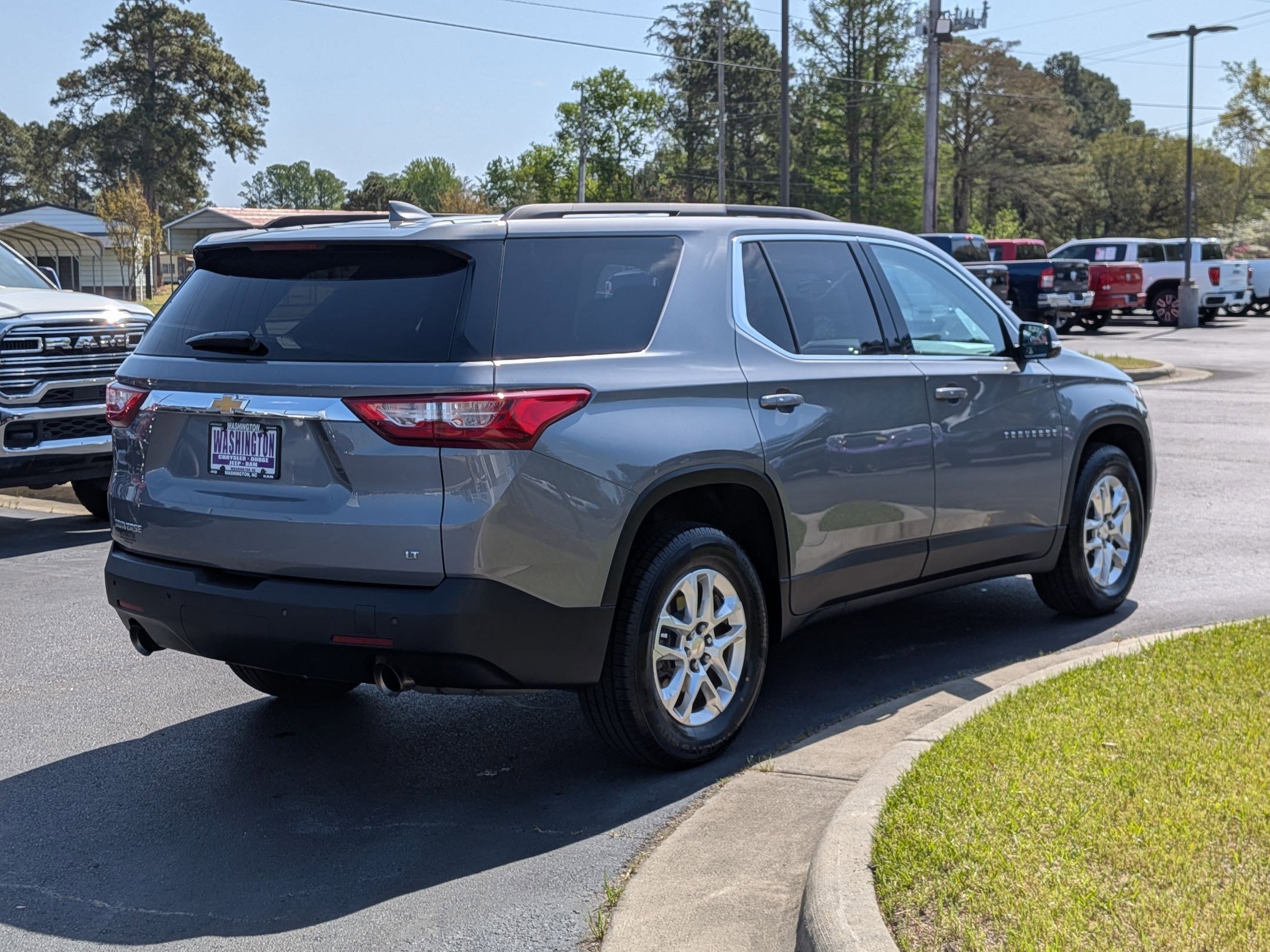 Used 2020 Chevrolet Traverse LT image 5