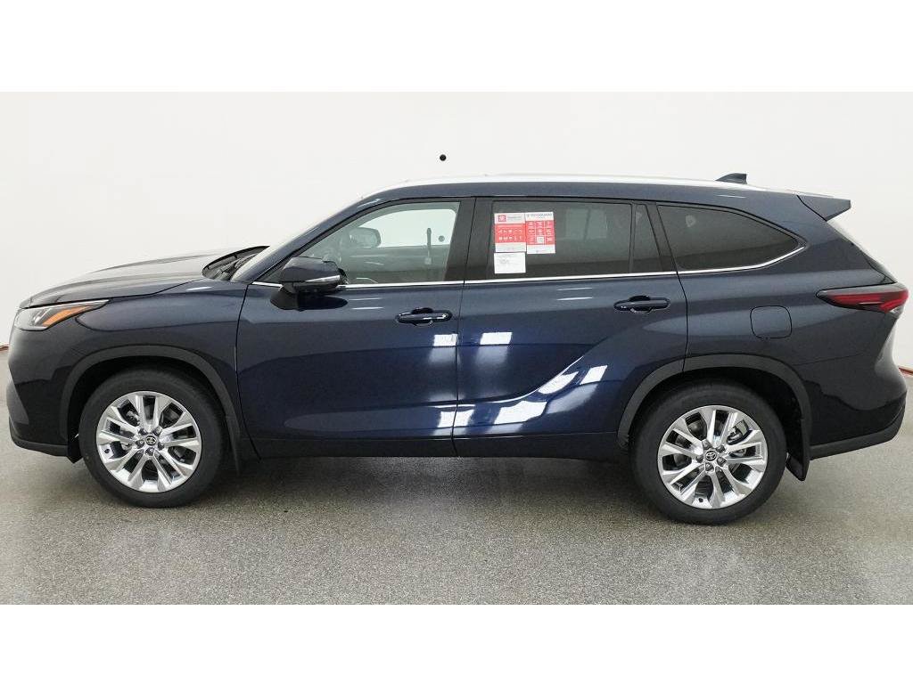 New 2026 Toyota Highlander Limited AWD/4WD image 3