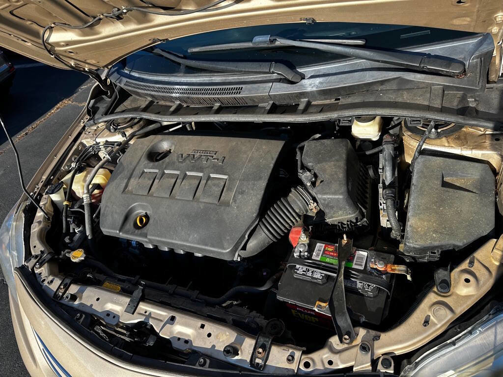 Used 2013 Toyota Corolla LE image 20