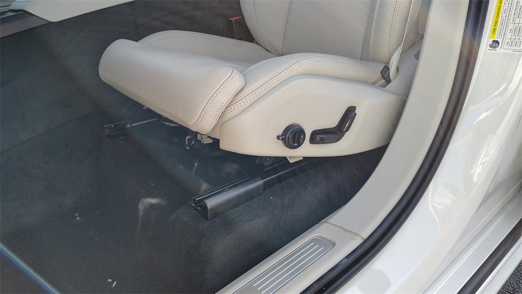 New 2026 Volvo XC90 B6 Ultra image 11