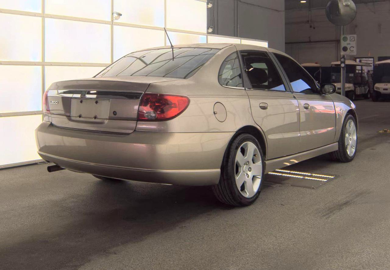 Used 2003 Saturn L-Series L200 w/ Audio Pkg I FWD image 4
