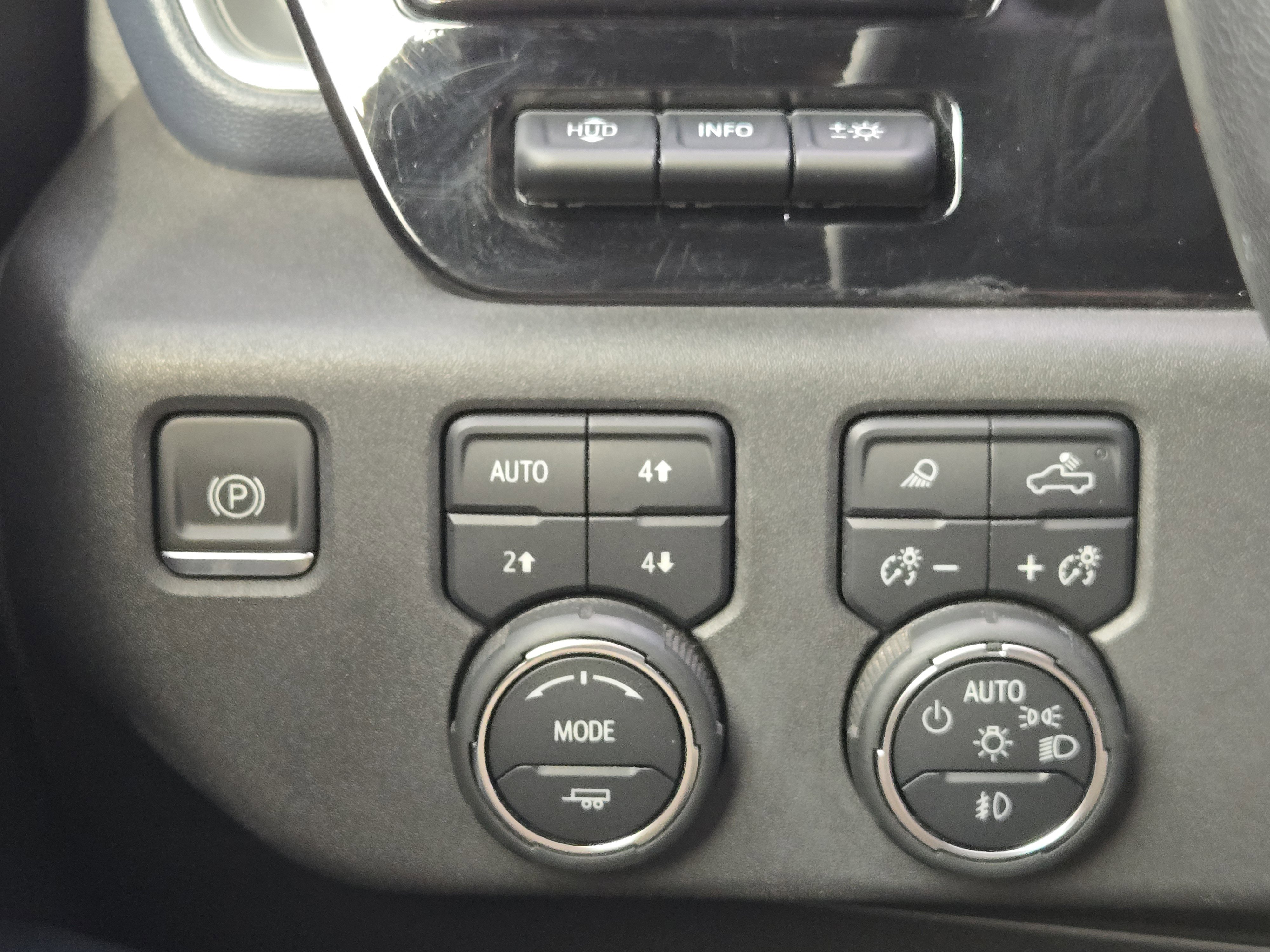 Used 2022 Chevrolet Silverado 1500 High Country w/ Technology Package image 24