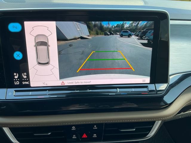 Used 2024 Volkswagen Atlas Cross Sport SE image 25