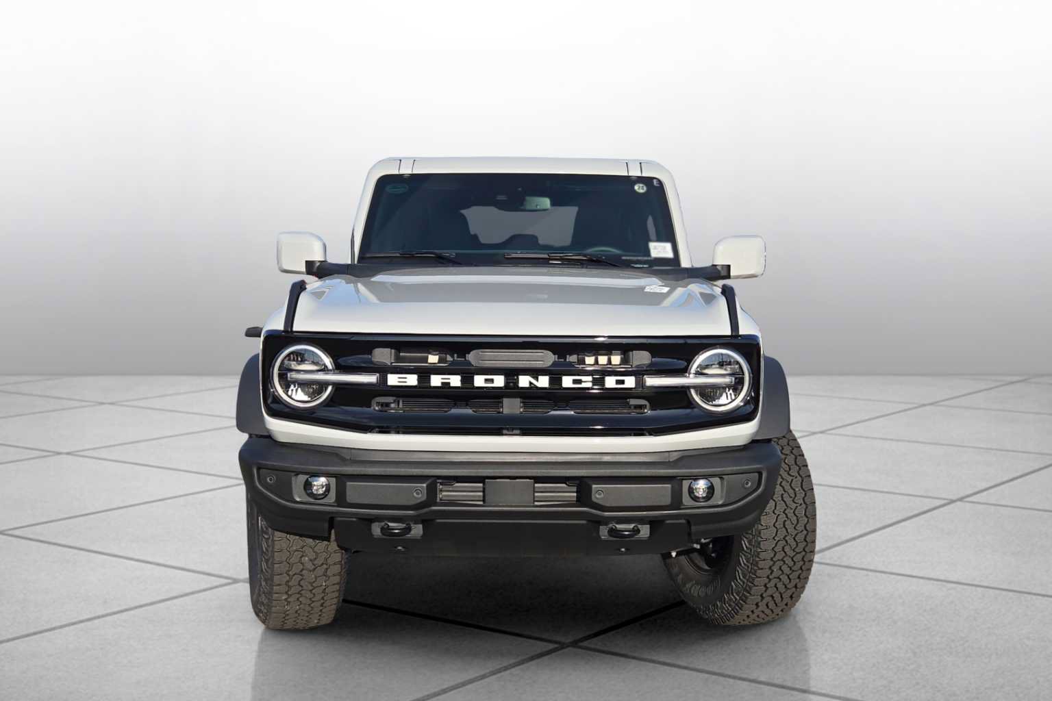 New 2026 Ford Bronco Outer Banks w/ Sasquatch Package AWD/4WD image 3