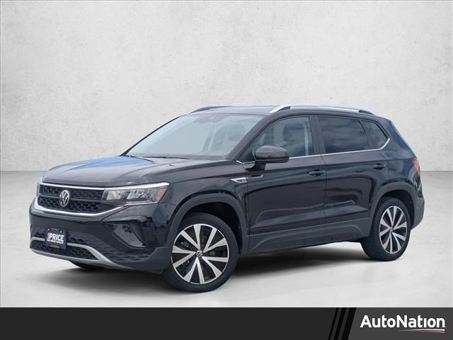 Used 2024 Volkswagen Taos SE FWD image 1