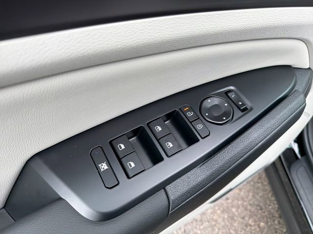 New 2026 Kia Sportage EX FWD image 17