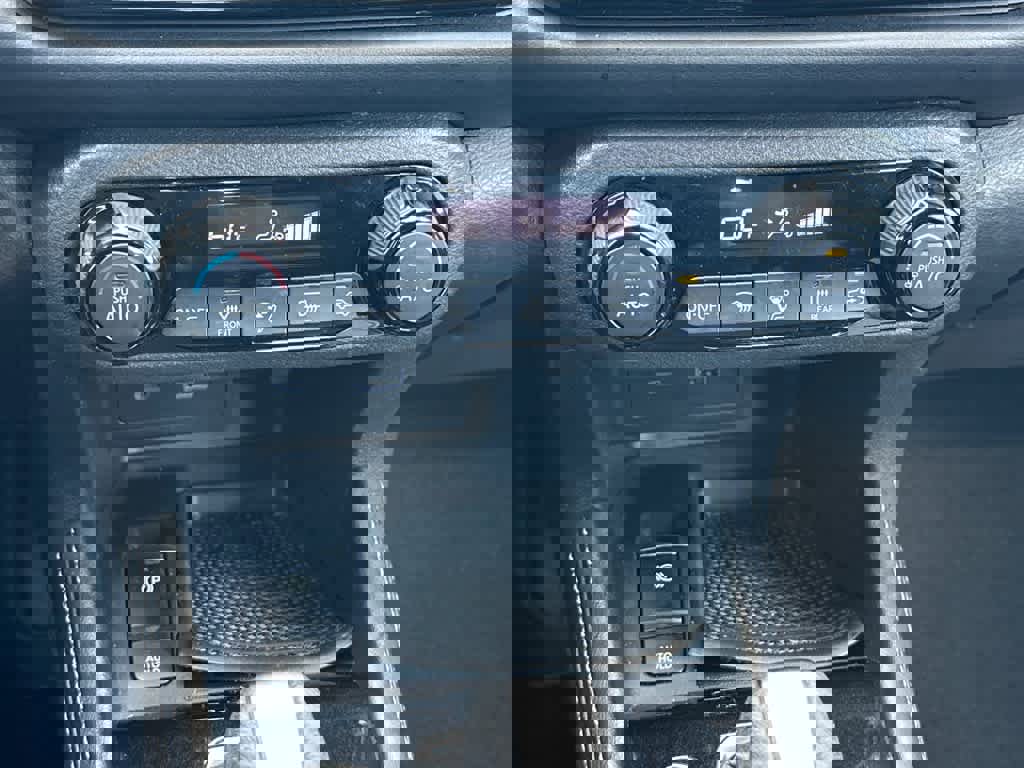 Certified 2024 Nissan Kicks SR image 21