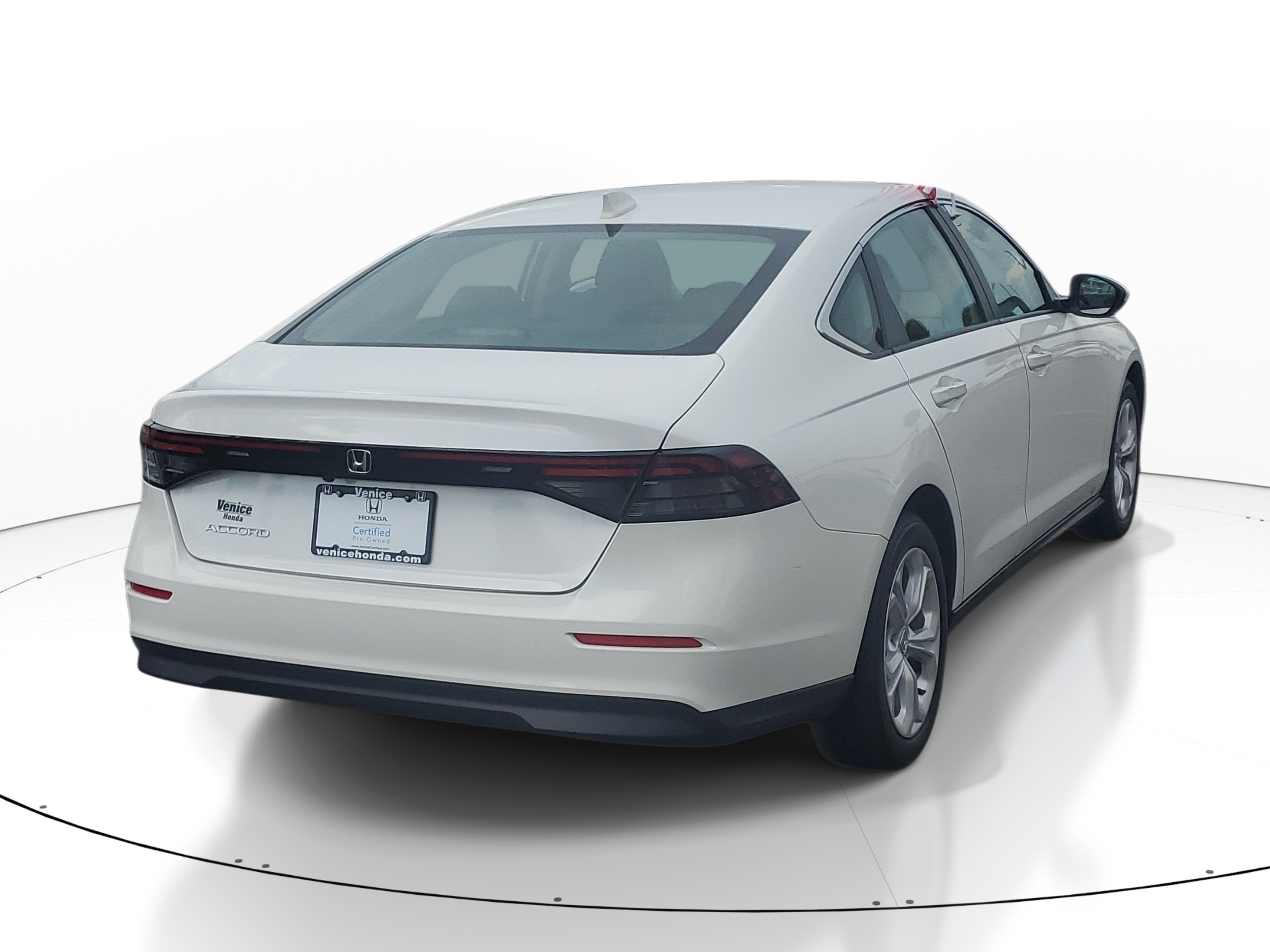 Certified 2025 Honda Accord LX image 6