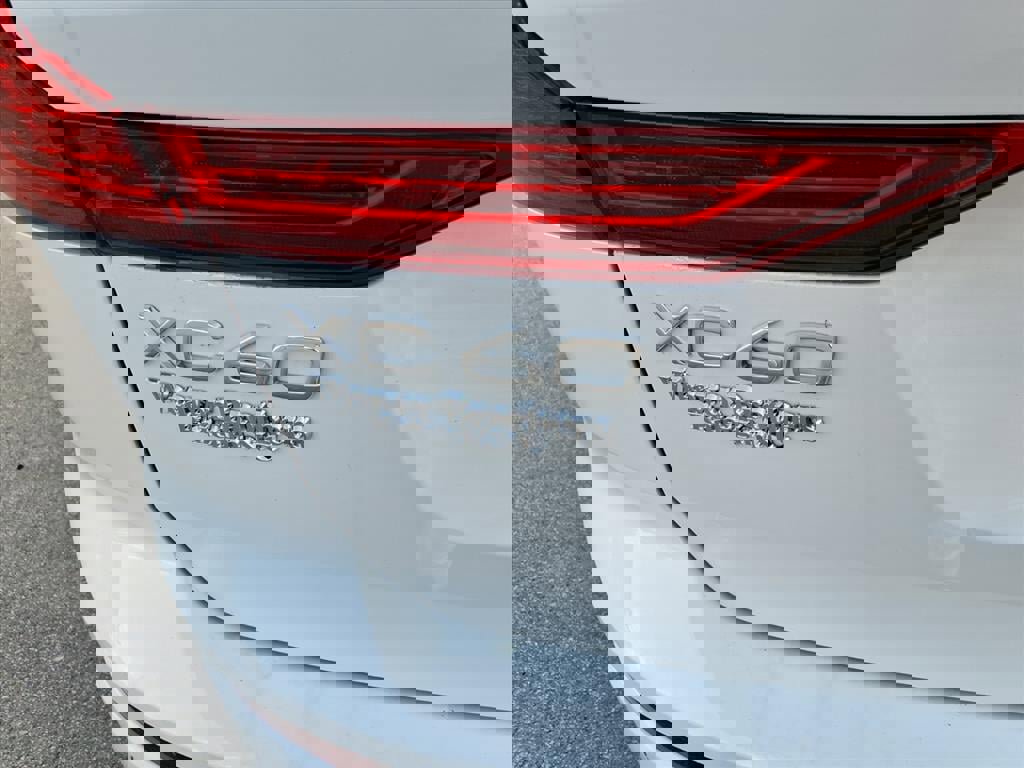 Certified 2025 Volvo XC60 B5 Core image 5