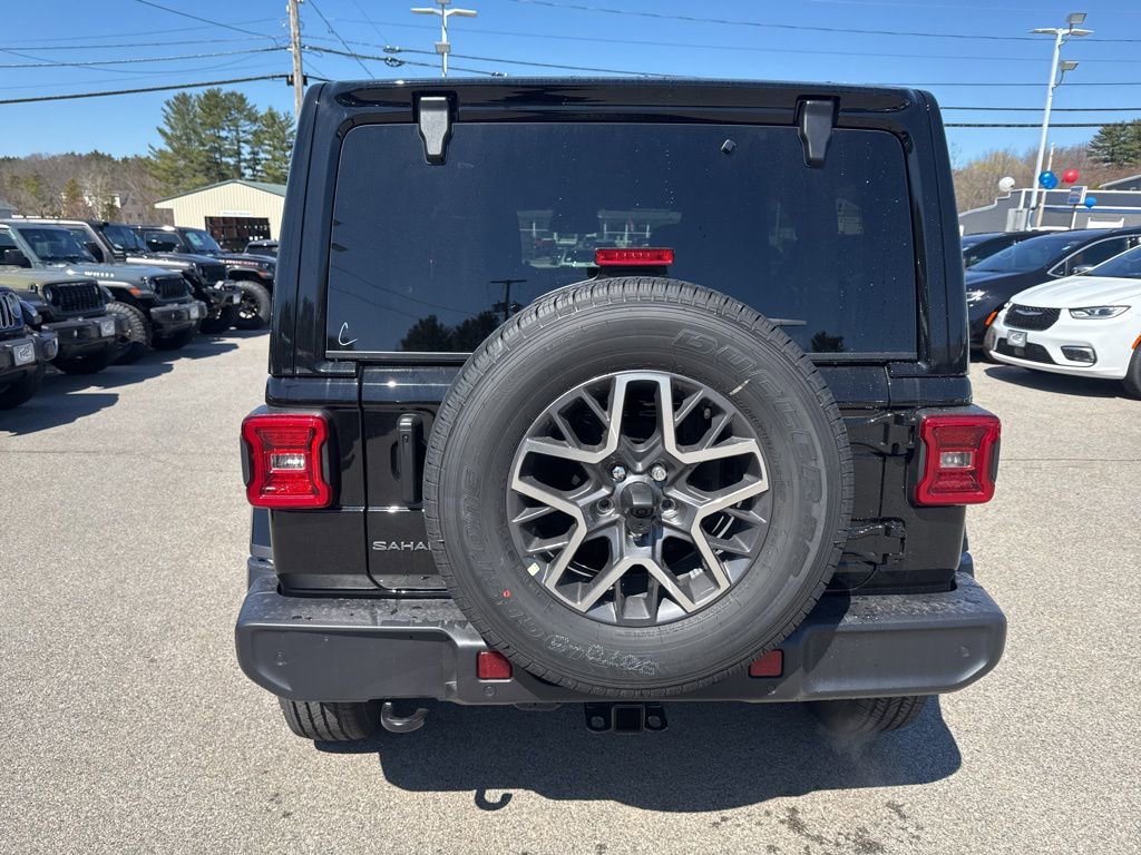 New 2026 Jeep Wrangler Sahara AWD/4WD image 4