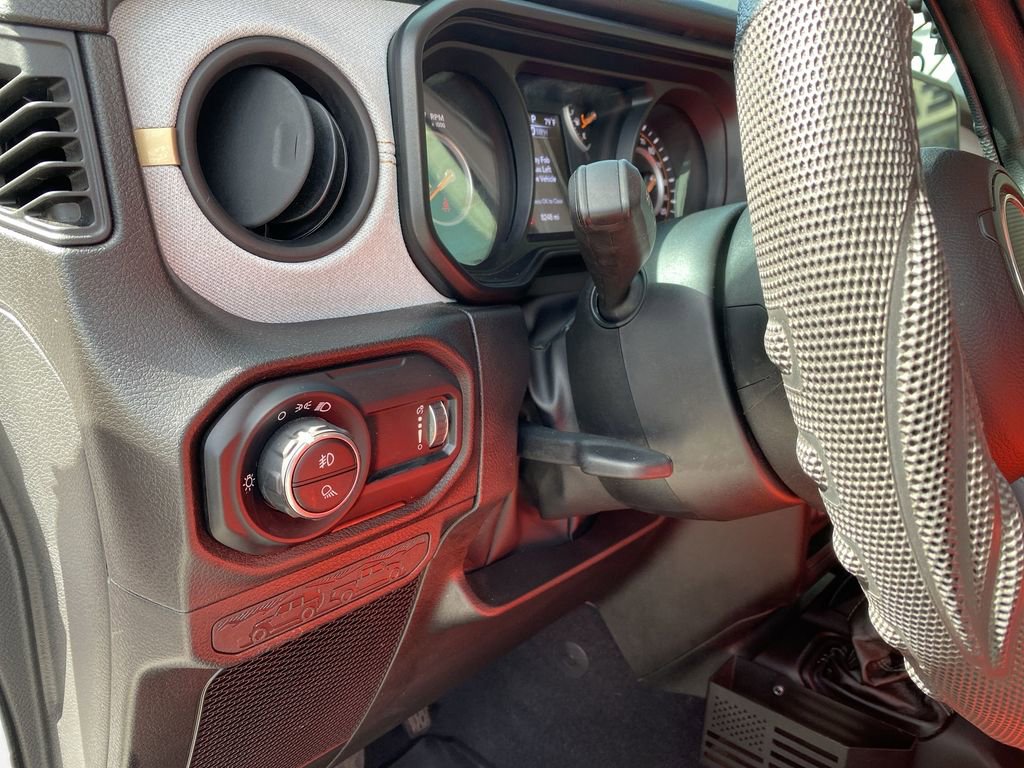 Used 2024 Jeep Gladiator Sport image 17