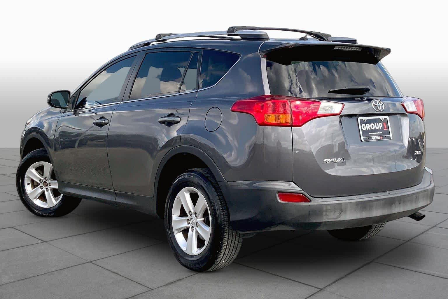 Used 2013 Toyota RAV4 XLE FWD image 12