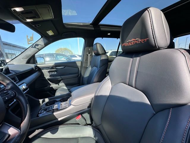 Used 2025 Honda Pilot TrailSport image 20