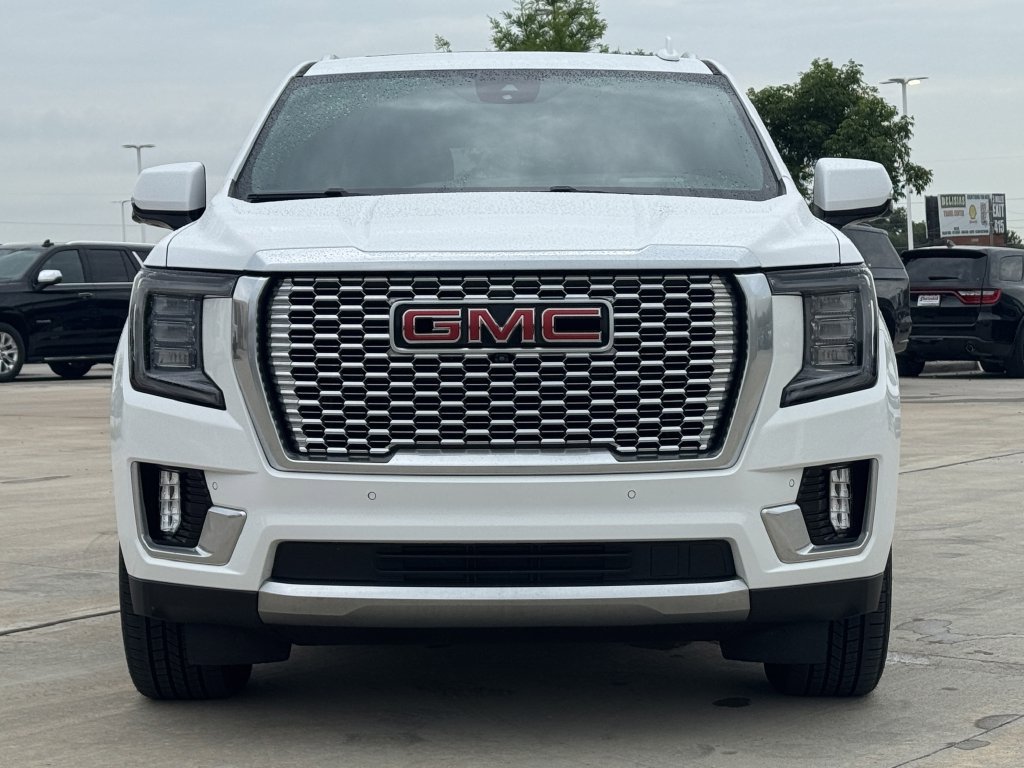 Used 2023 GMC Yukon Denali AWD/4WD image 7
