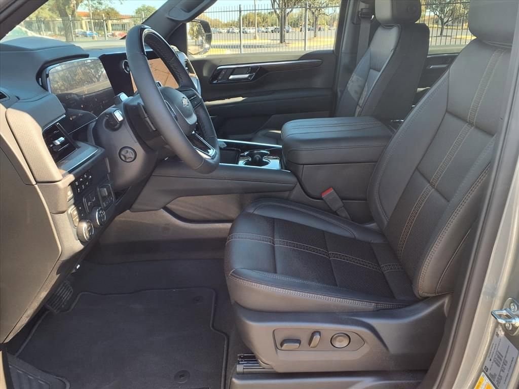 New 2026 Chevrolet Suburban High Country AWD/4WD image 7