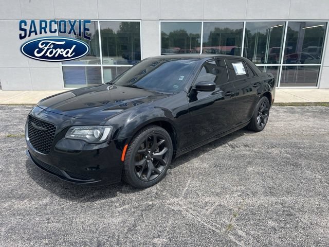 Used 2022 Chrysler 300 Touring w/ Sport Appearance Package RWD image 1