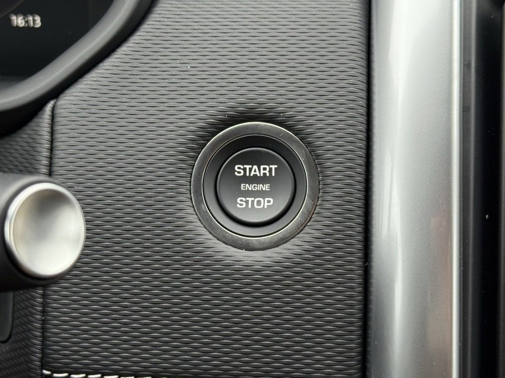 New 2026 Land Rover Discovery Limited Edition image 23