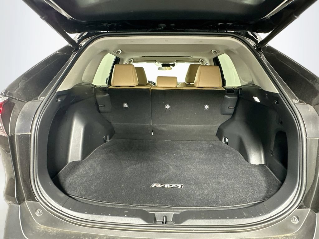 Used 2023 Toyota RAV4 XLE Premium AWD/4WD image 28