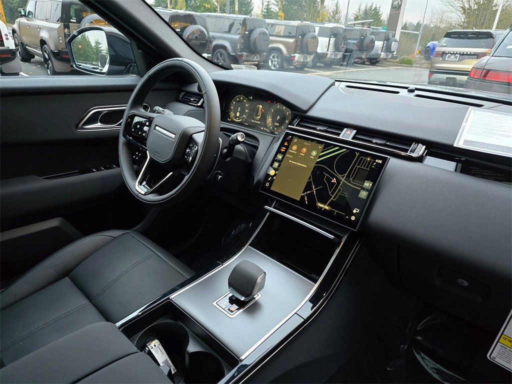 New 2025 Land Rover Range Rover Velar Dynamic SE image 34