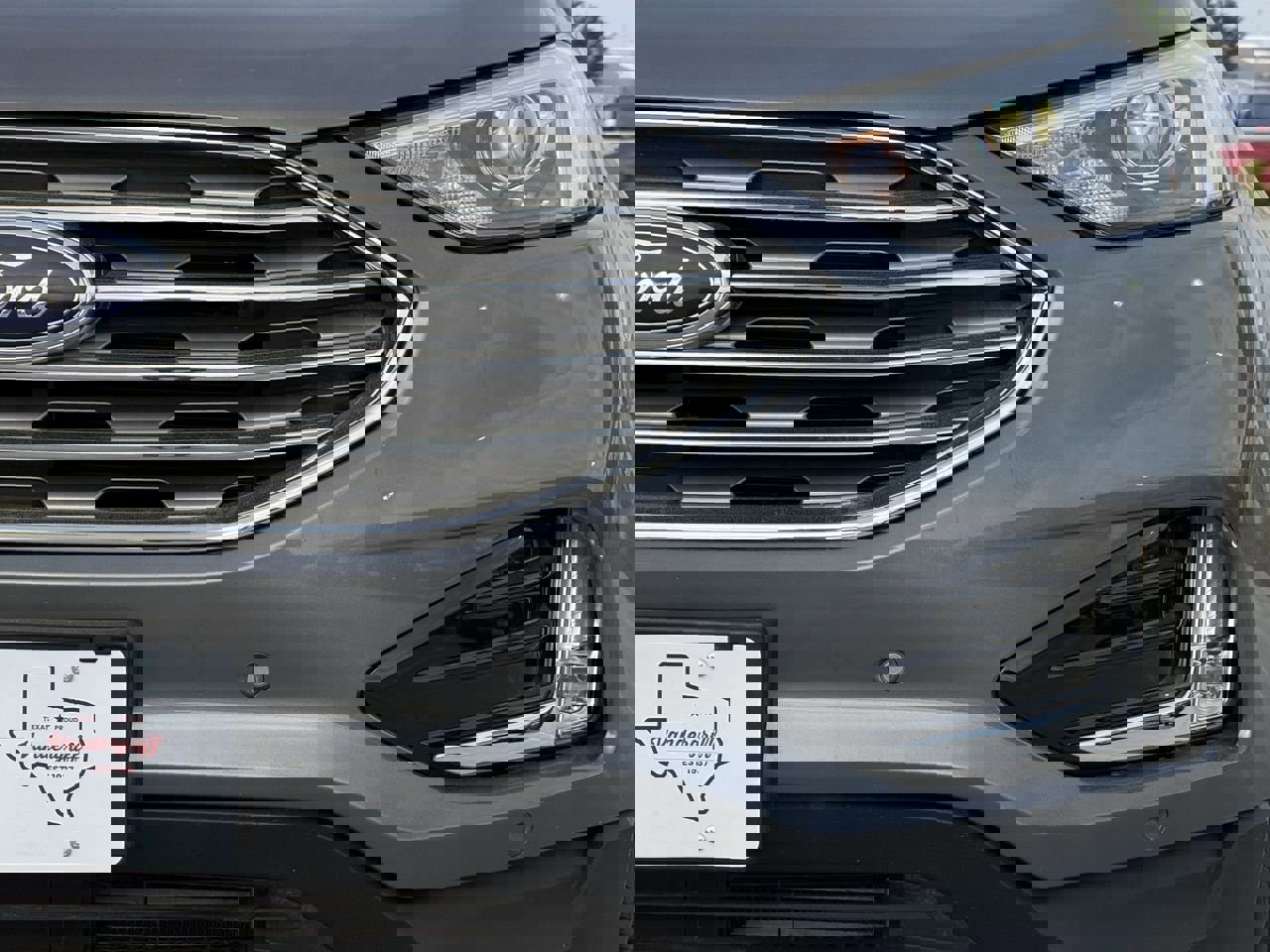 Used 2024 Ford Edge Titanium image 8