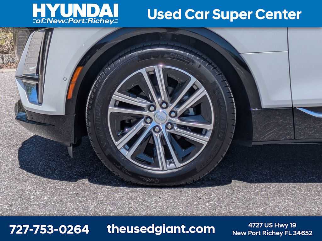 Used 2024 Cadillac Lyriq Luxury RWD image 10