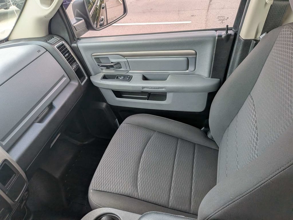 Used 2019 RAM 1500 Warlock AWD/4WD image 16
