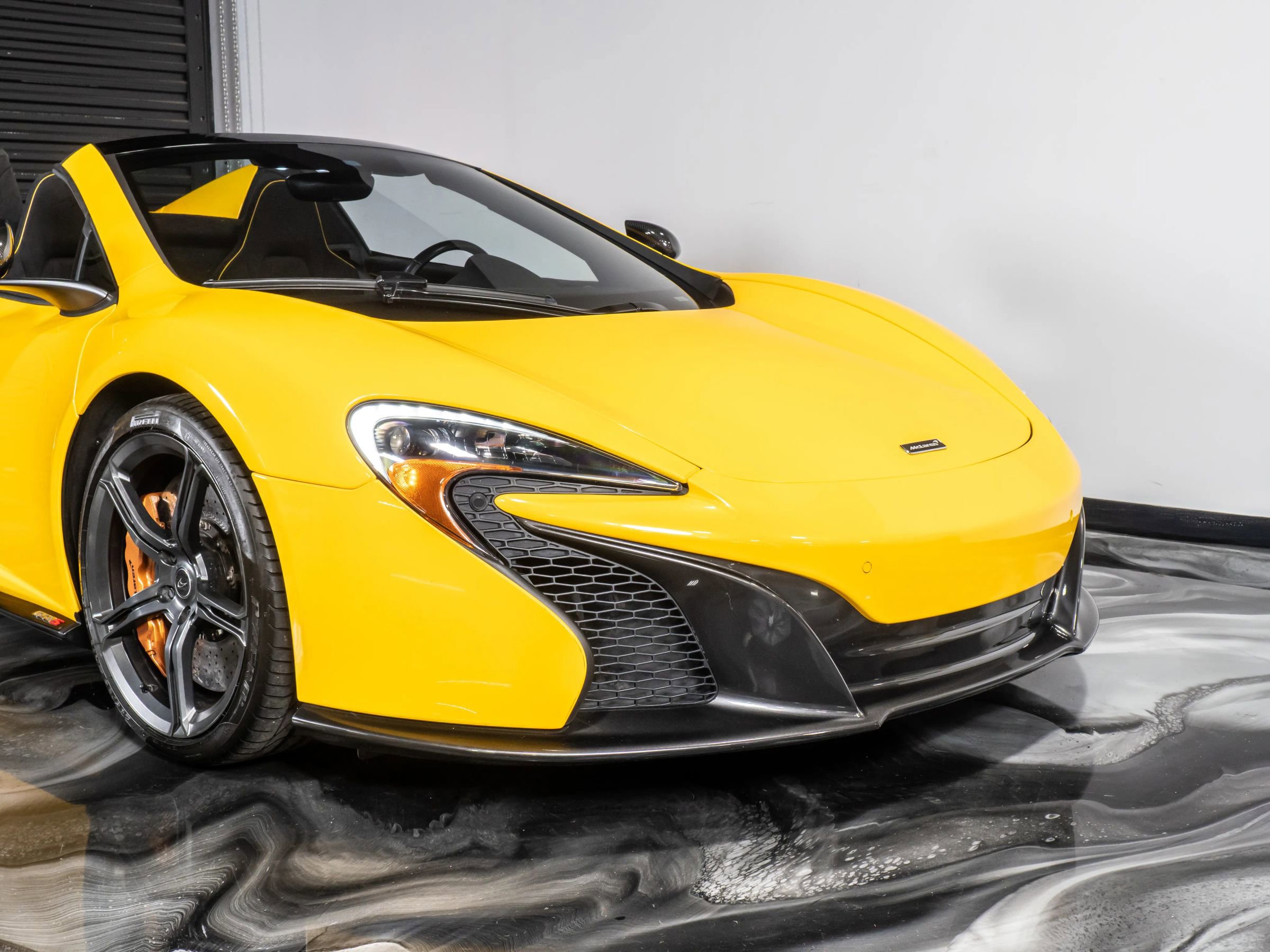 Used 2015 McLaren 650S Spider image 4