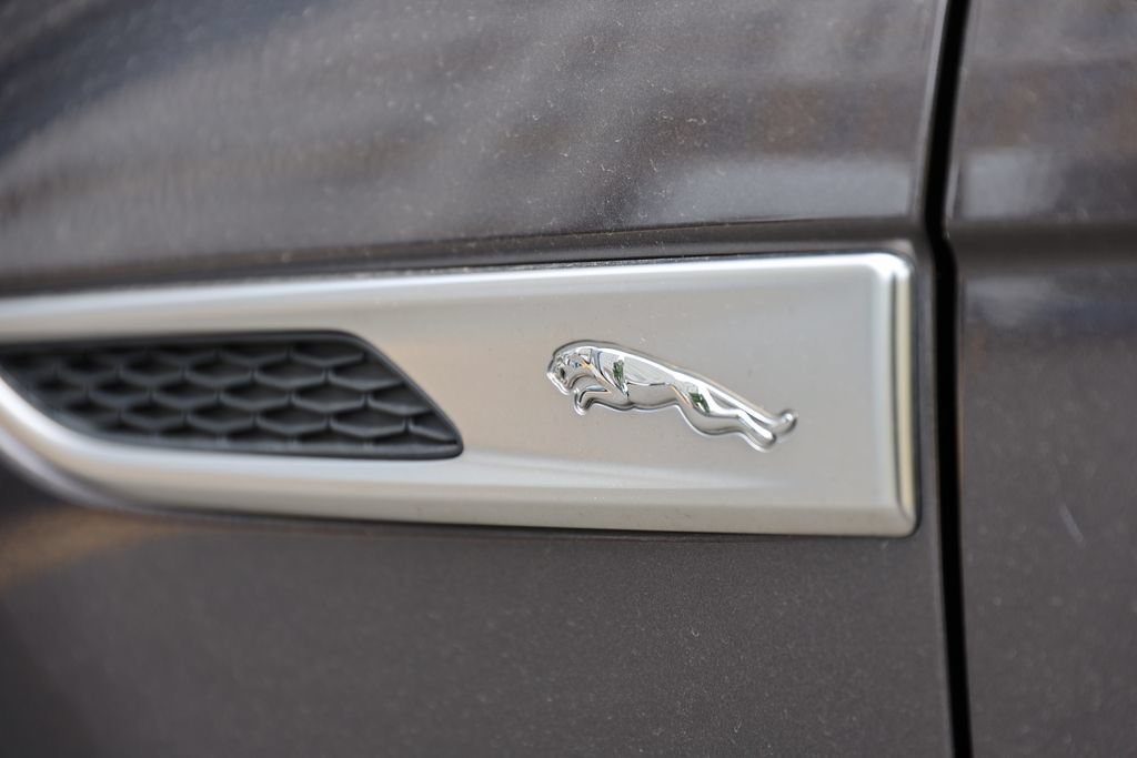 Used 2023 Jaguar F-PACE S AWD/4WD image 8