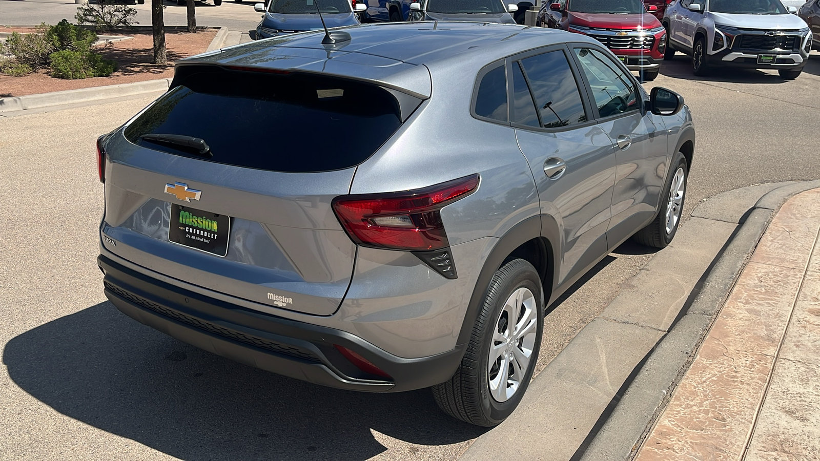 Used 2024 Chevrolet Trax LS w/ Driver Confidence Package FWD image 8