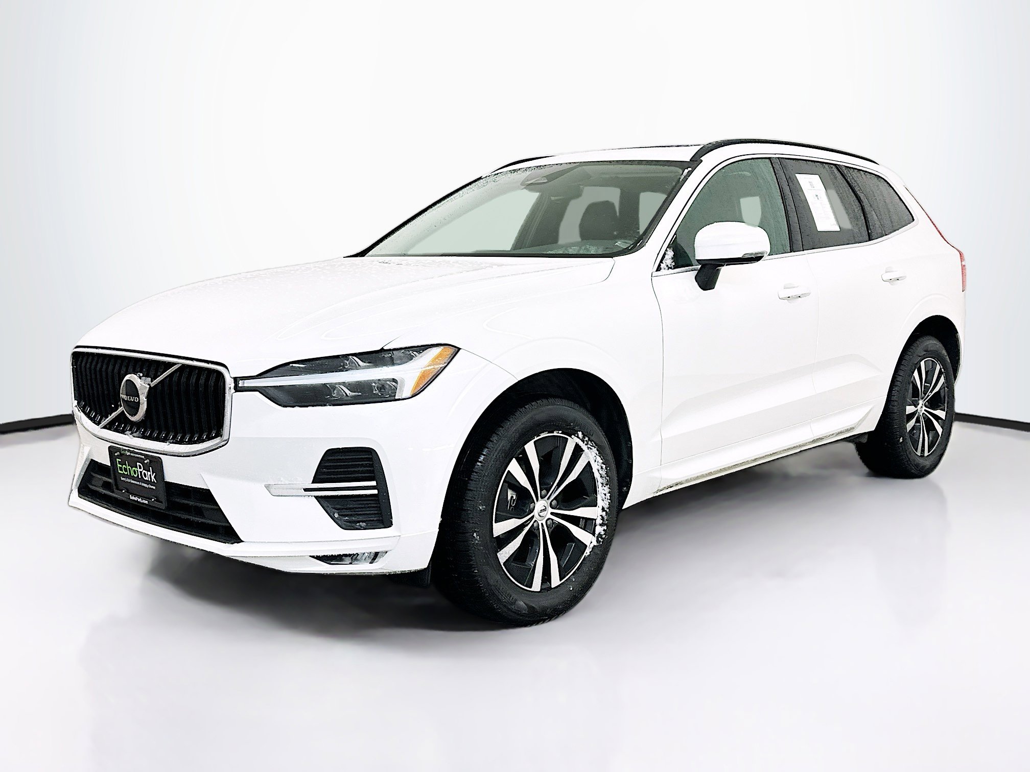 Used 2023 Volvo XC60 B5 Core image 3