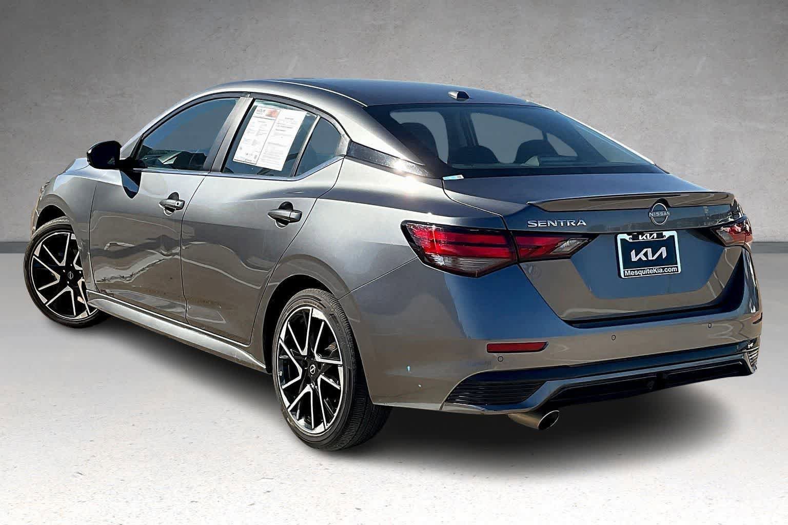 Used 2025 Nissan Sentra SR FWD image 4