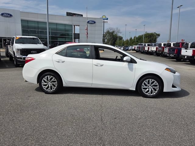 Used 2018 Toyota Corolla LE FWD image 14