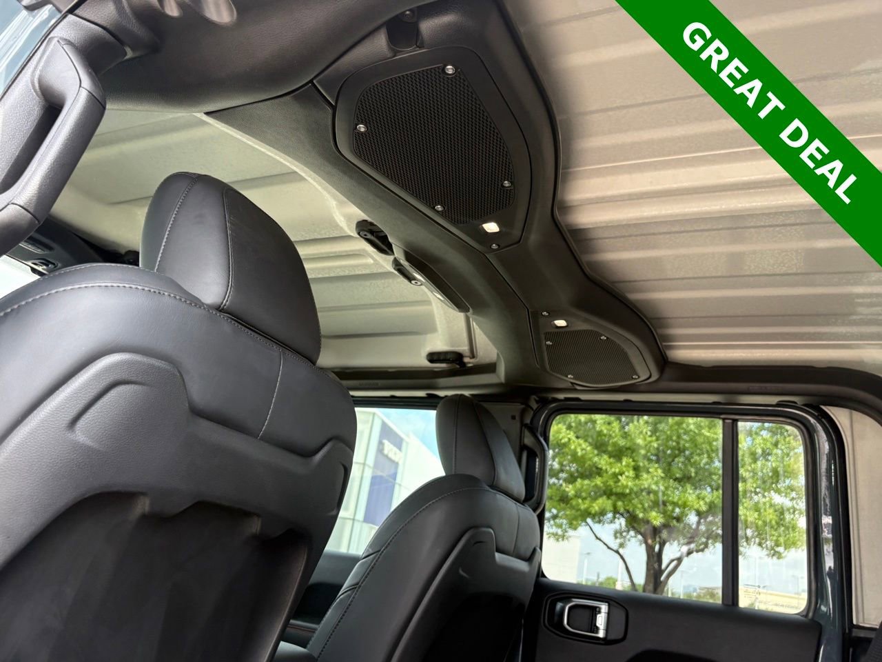 Used 2025 Jeep Gladiator Rubicon w/ Convenience Group AWD/4WD image 41