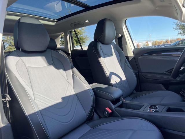 New 2026 Volkswagen Tiguan SE FWD image 26