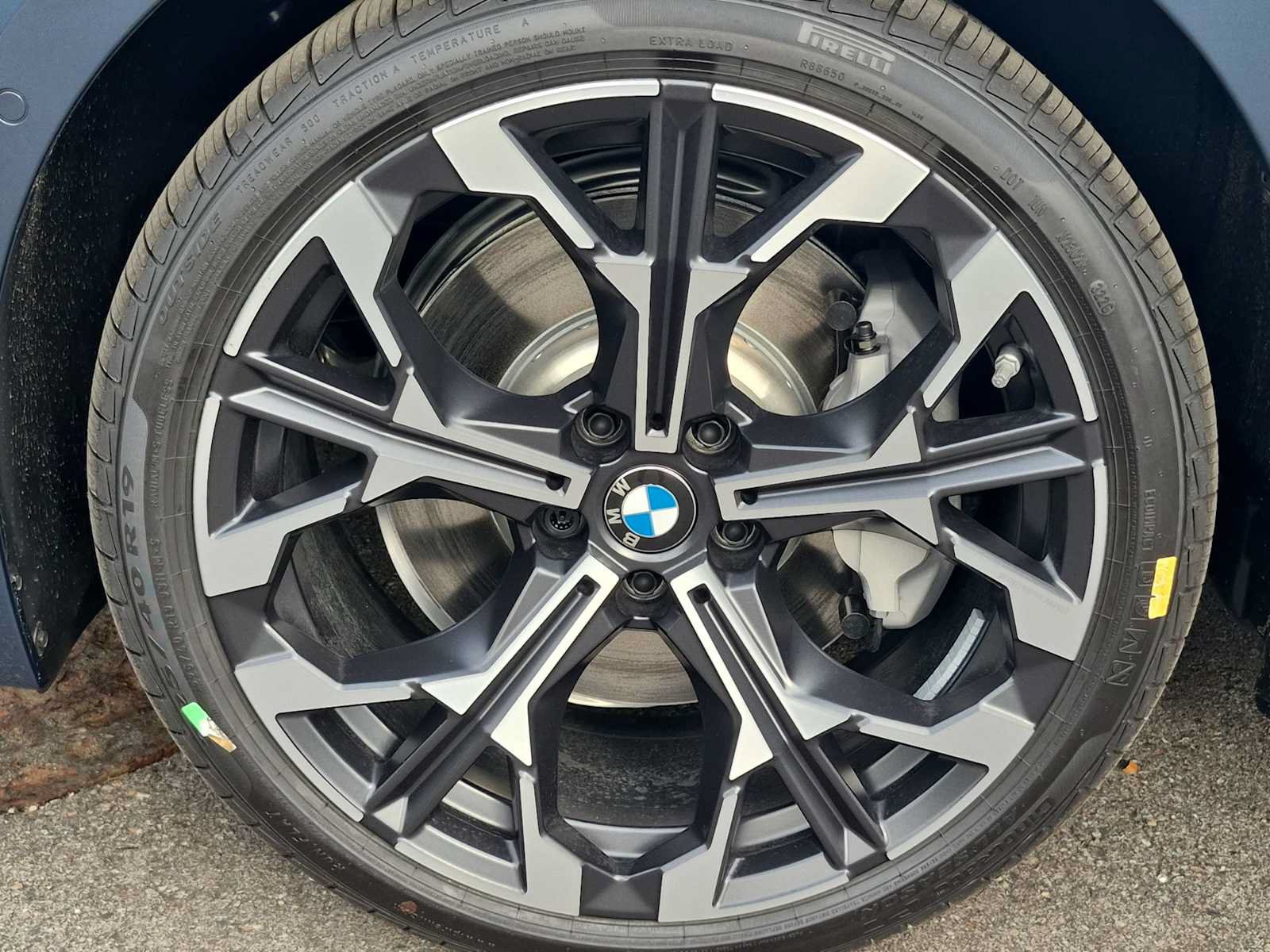 New 2026 BMW 330i xDrive Sedan w/ Premium Package AWD/4WD image 13