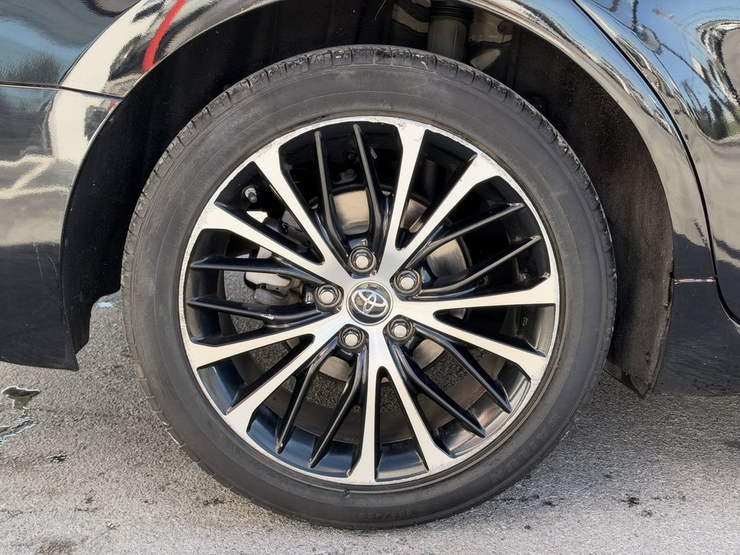 Used 2019 Toyota Camry SE FWD image 29