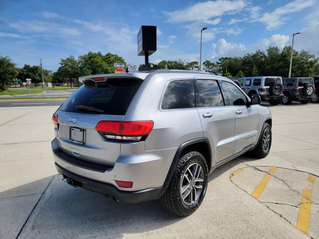Used 2019 Jeep Grand Cherokee Laredo w/ Laredo X Package RWD image 5
