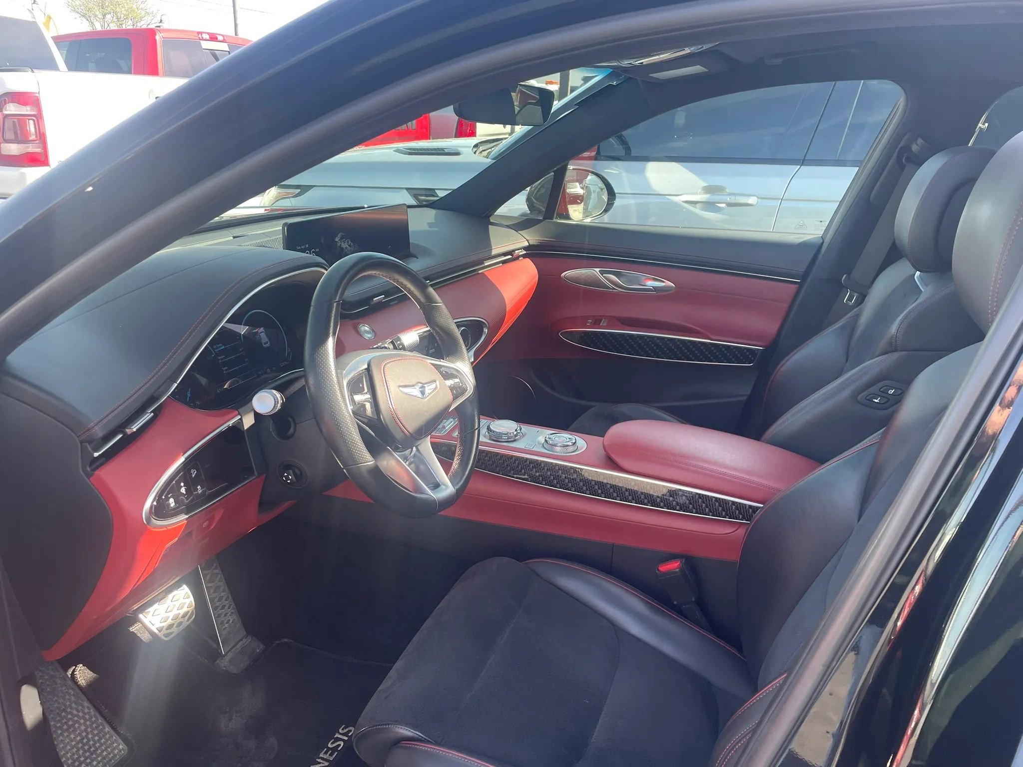 Used 2022 Genesis GV70 3.5T Sport w/ Sport Prestige Package AWD/4WD image 18