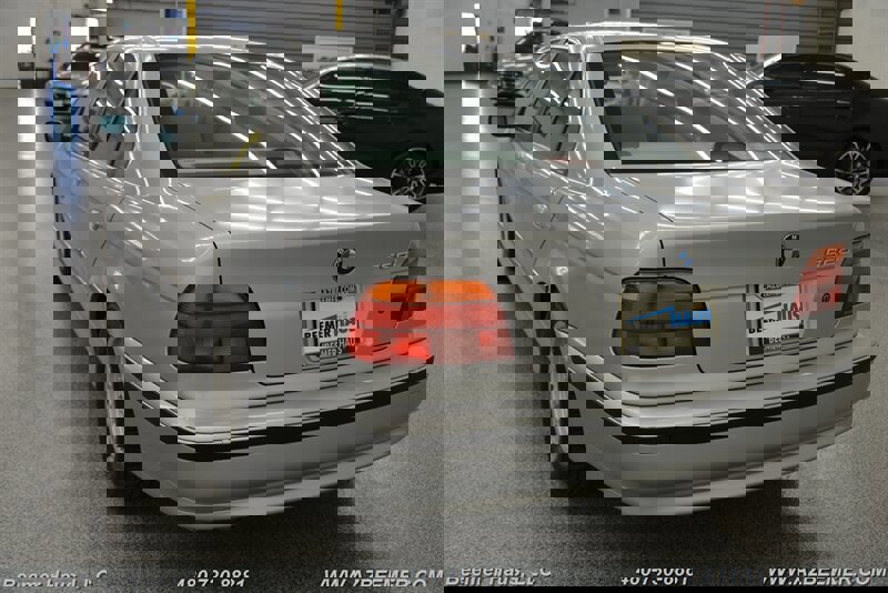 Used 1997 BMW 528i Sedan image 11