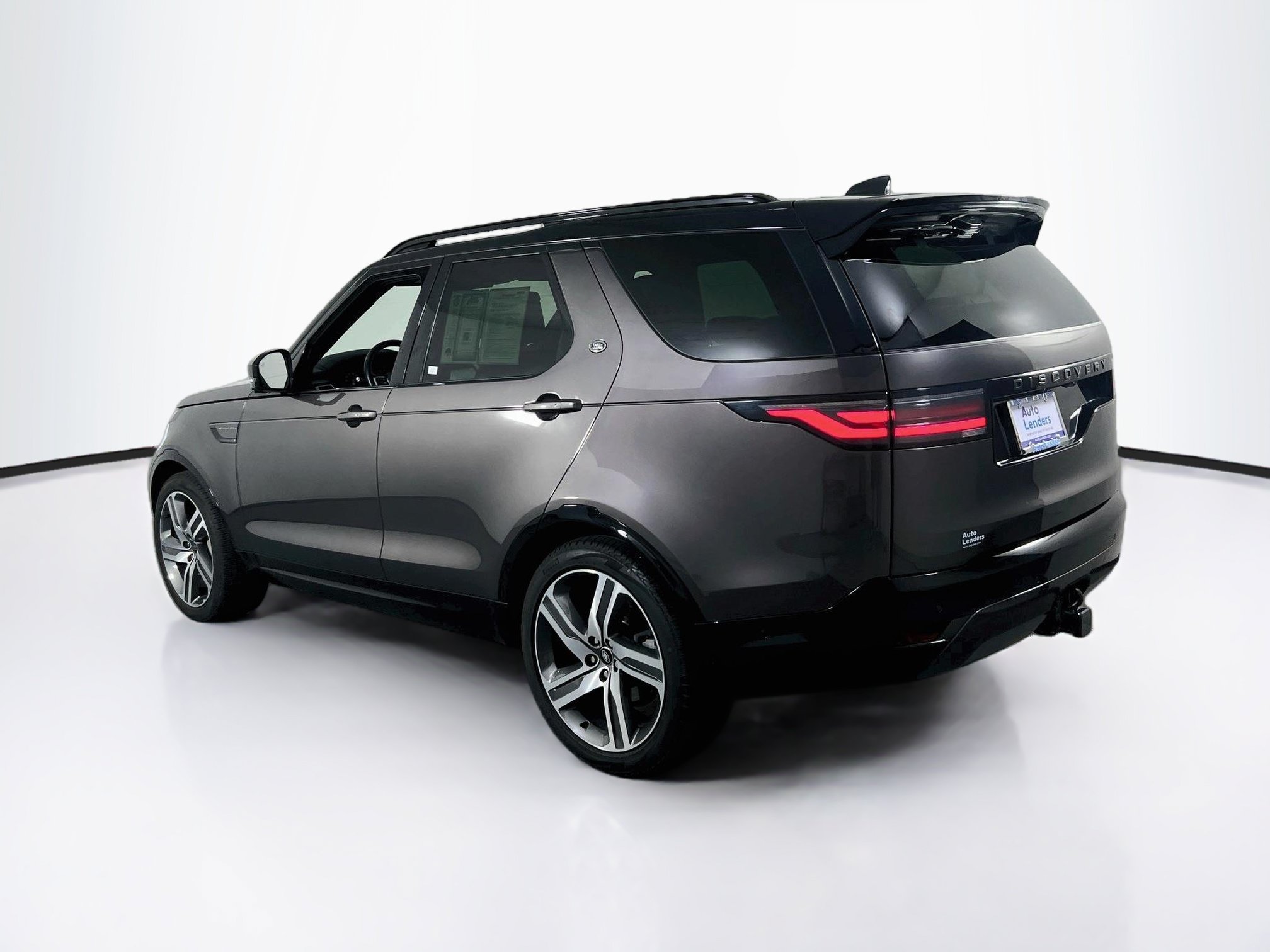 Used 2024 Land Rover Discovery Dynamic SE AWD/4WD image 7