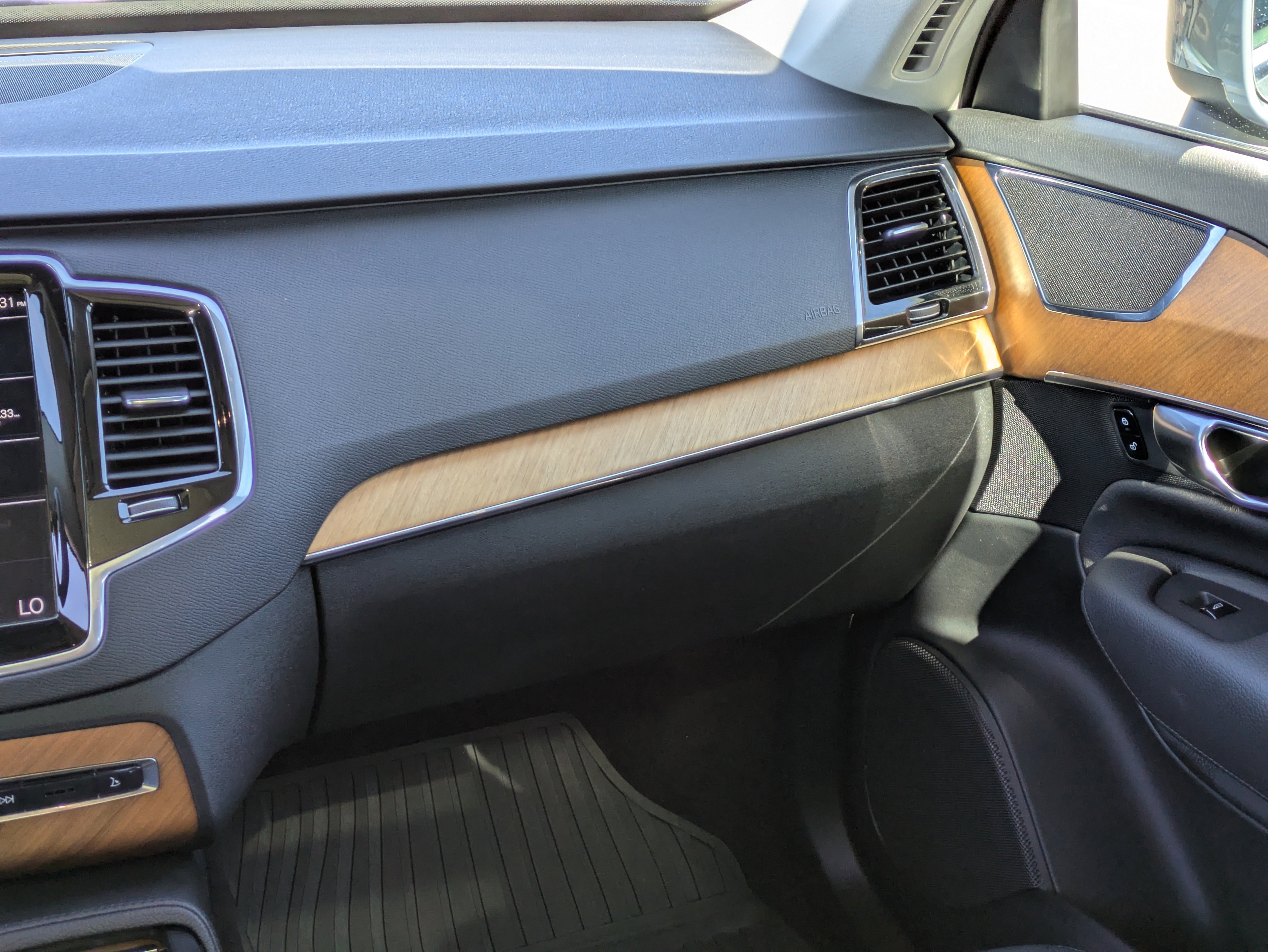 Used 2022 Volvo XC90 T5 Momentum w/ Advanced Package image 19