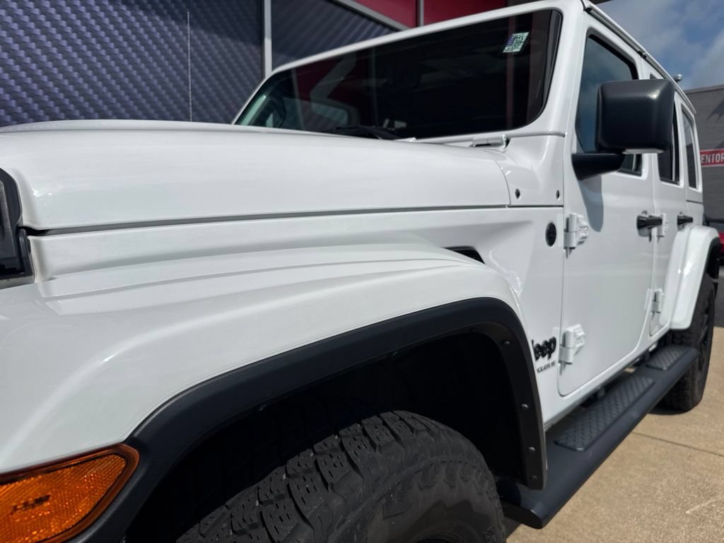 Used 2023 Jeep Wrangler Unlimited Sahara AWD/4WD image 17