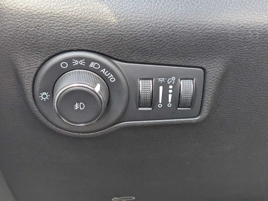 Certified 2024 Jeep Compass Latitude AWD/4WD image 24
