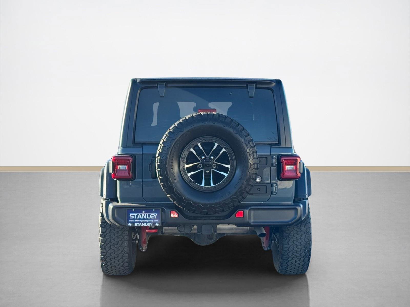 Used 2024 Jeep Wrangler Rubicon w/ XTREMEE 35" Tire Package image 6