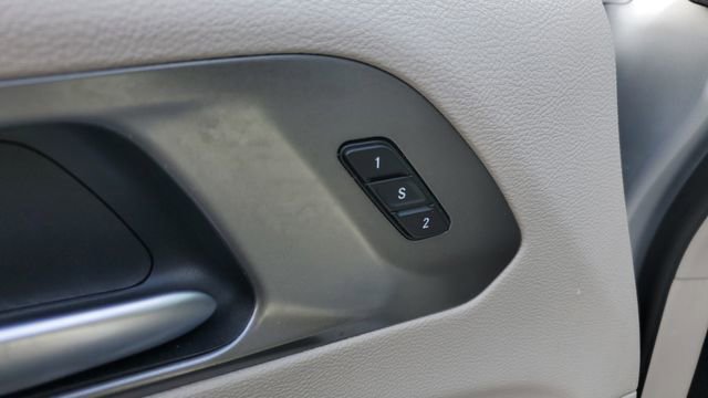 Certified 2024 Chrysler Pacifica Touring-L image 6