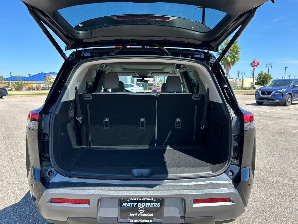 New 2026 Nissan Pathfinder SL w/ SL Premium Package FWD image 7