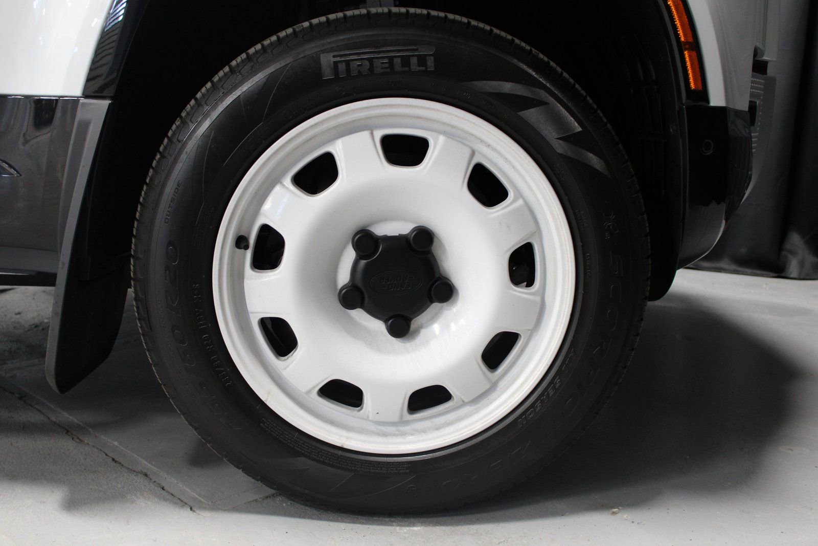 Used 2025 Land Rover Defender 110 S image 18