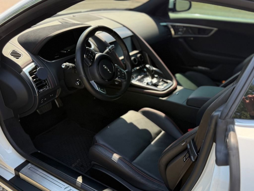 Used 2021 Jaguar F-TYPE R image 23